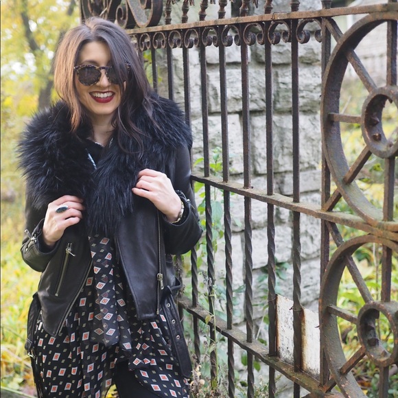 Meet your Posher! ✨ - Picture 3 of 7